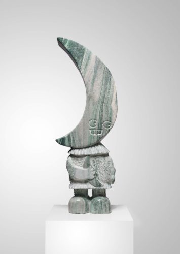Turf Moon, 2022, Quartzite, 94 x 33 x 14,5 cm. Photo: Matthias Kolb.