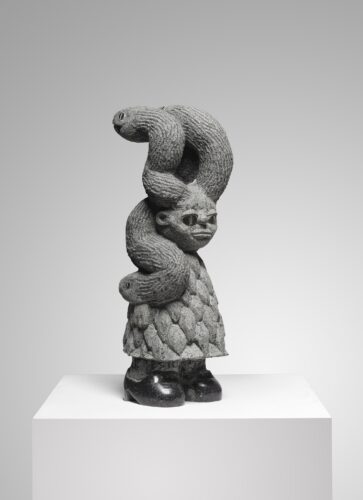 Stefan Rinck, Medusa, 2023, Diabase, 46 x 17 x 14 cm. Photo: Matthias Kolb.