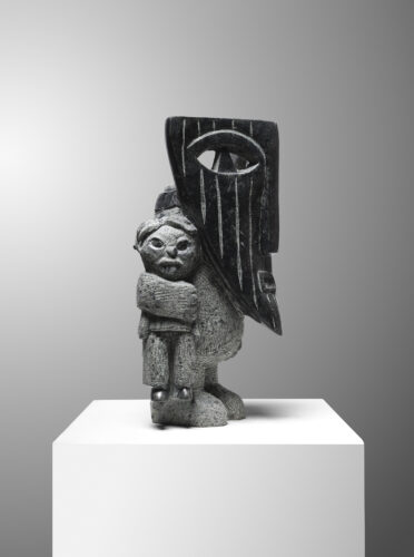 Stefan Rinck, Coming Home with Souvenirs, 2025, Diabase, 46,5 x 28 x 22 cm. Photo by Matthias Kolb.