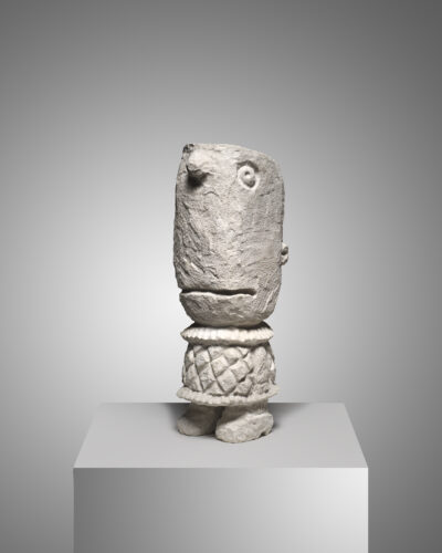 Stefan Rinck, The Long Face, 2024, Sandstone, 47 x 17 x 14 cm. Photo by Matthias Kolb.
