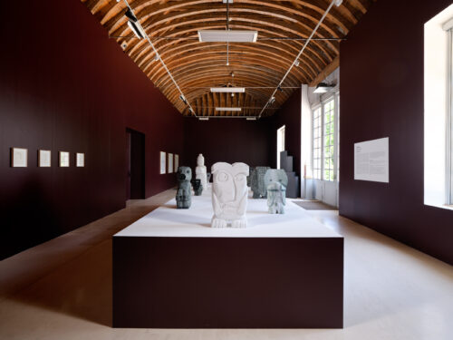 Stefan Rinck, Parade, Domaine de Chamarande. Photo: © Aurélien Mole. Courtesy Domaine départemental de Chamarande, Semiose, Paris and the artist.