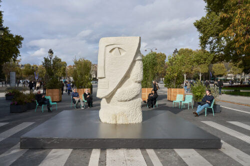 Stefan Rinck, 2025, Camarilla in Disguise, Limestone, 295 x 170 x 200 cm. Instalaltion at Art Basel Paris 2025, Grand Palais. © Graysc. Courtesy Semiose, Paris and the artist.